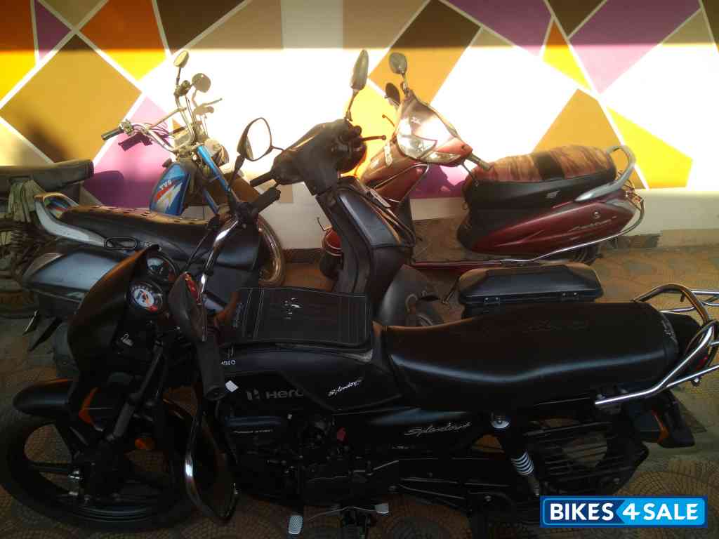 Black And Accent Hero Splendor Plus Black and Accent