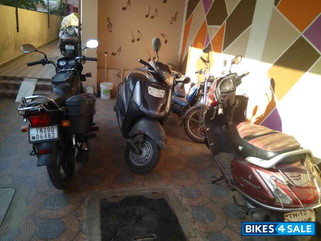 Black And Accent Hero Splendor Plus Black and Accent