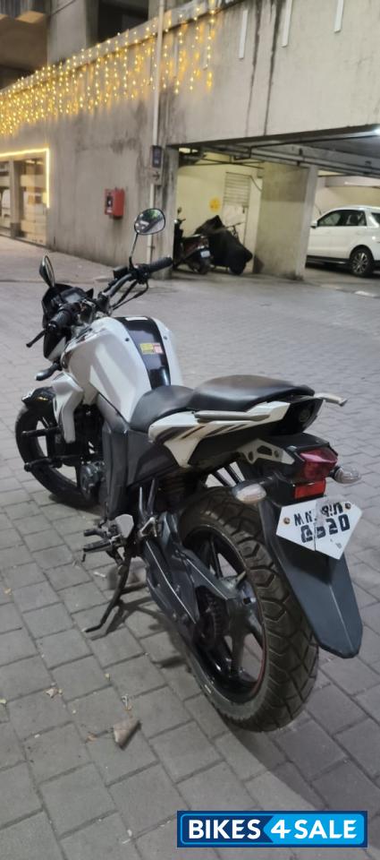 Pearl White Yamaha FZ-S FI V2