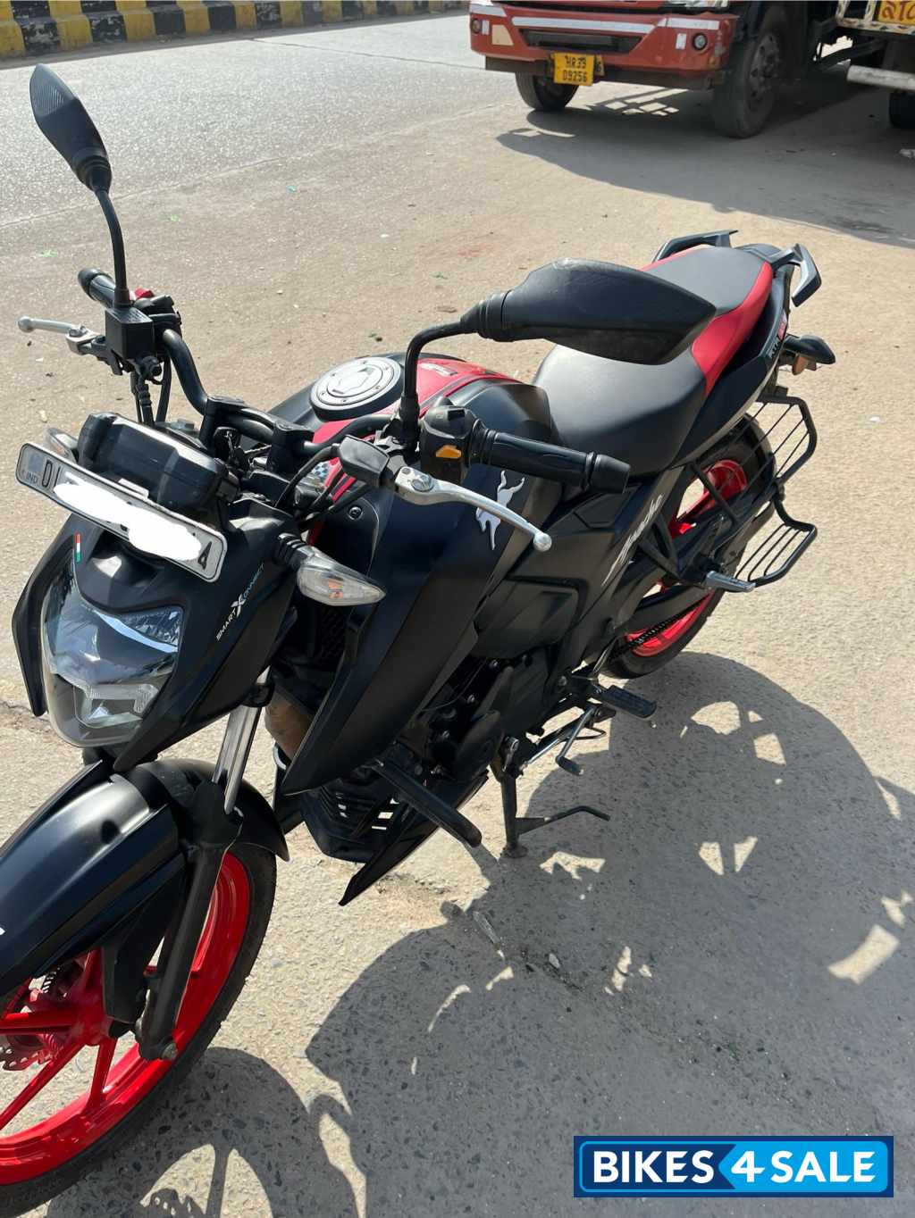 Matte Black TVS Apache RTR 160 4V Special Edition