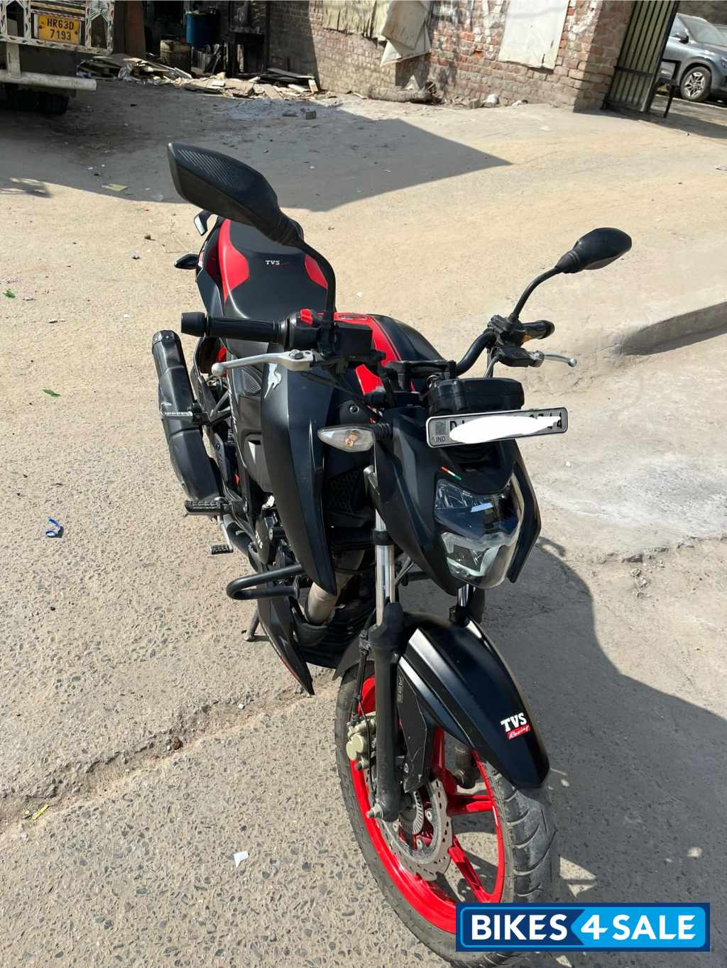 Matte Black TVS Apache RTR 160 4V Special Edition