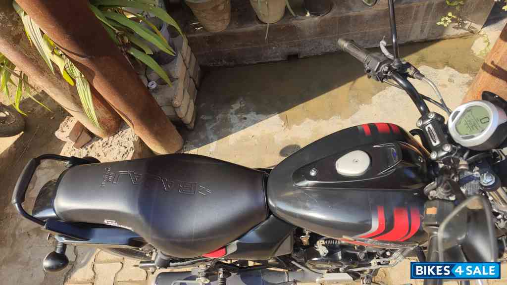 Bajaj Avenger Street 220