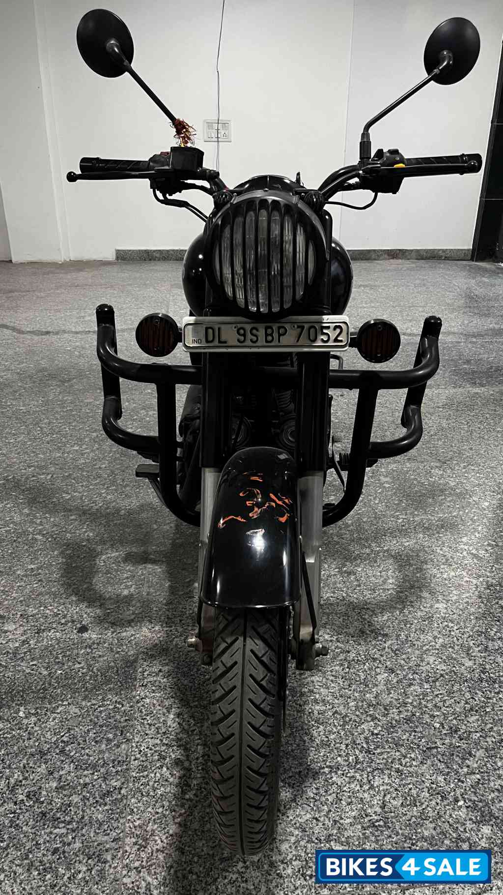 Stealth Black Royal Enfield Classic Stealth Black