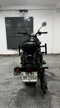 Stealth Black Royal Enfield Classic Stealth Black