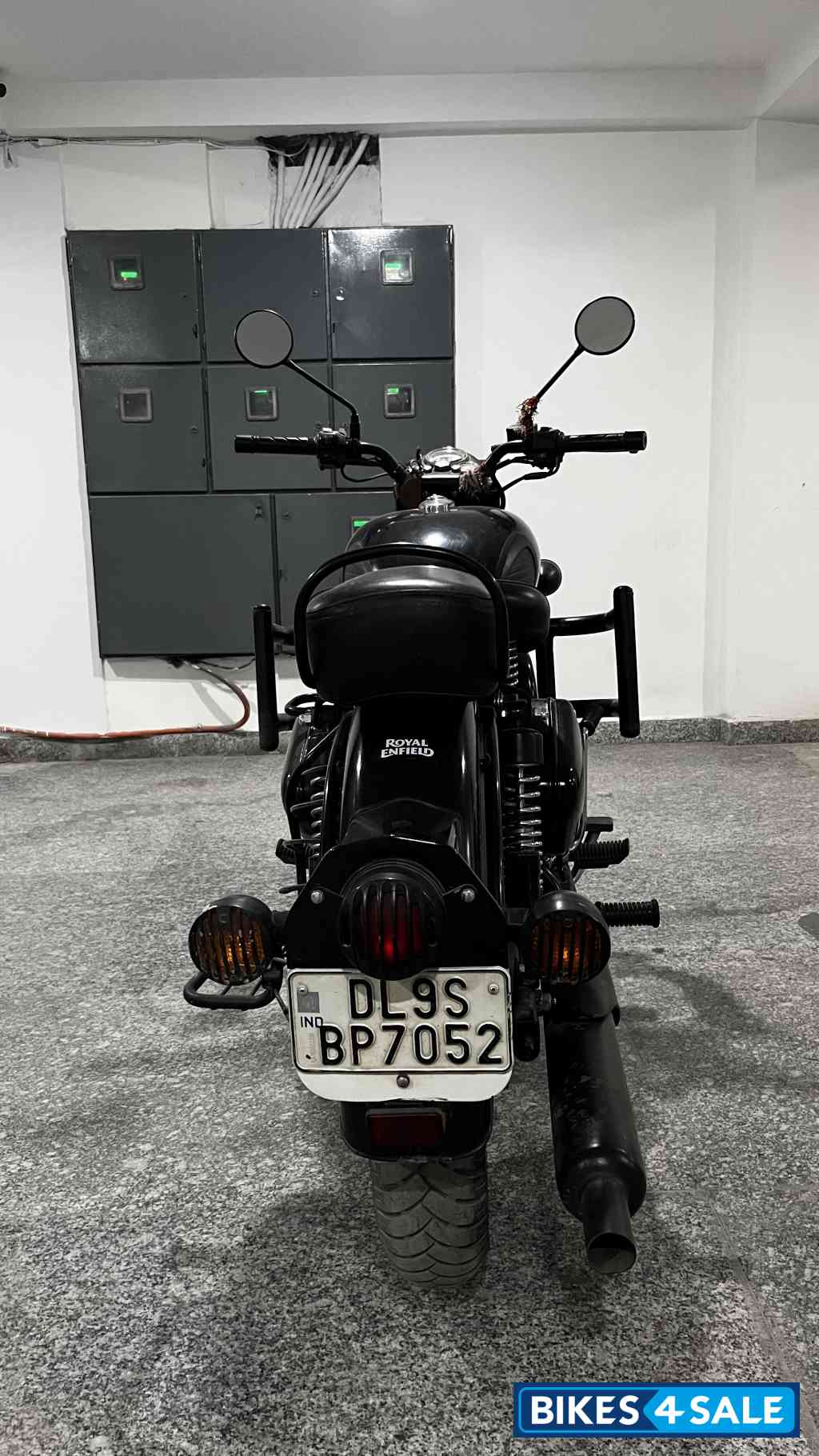 Stealth Black Royal Enfield Classic Stealth Black