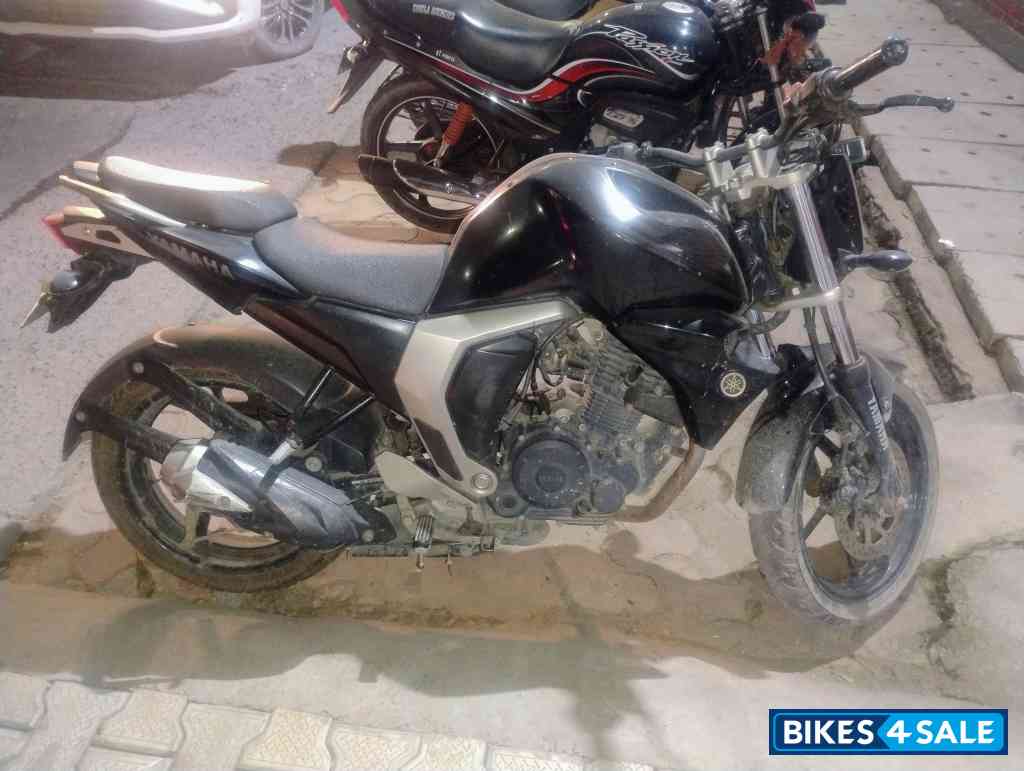 Yamaha FZ FI V2