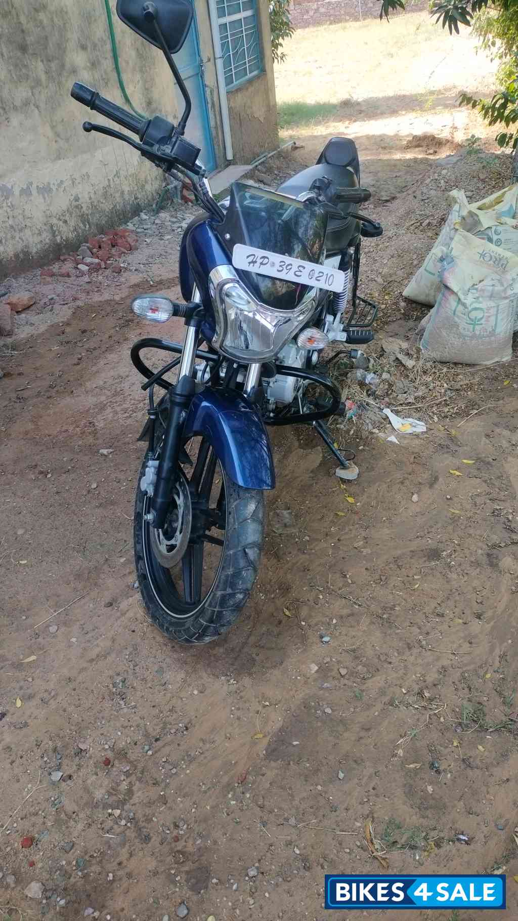 Bajaj V15
