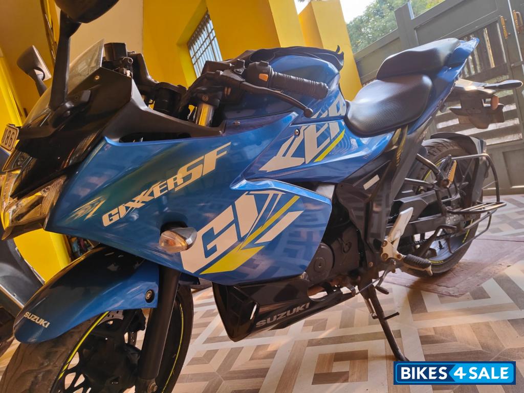 Blue Suzuki Gixxer SF BS6