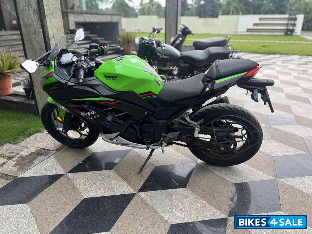Candy Green Kawasaki Ninja 300 BS6 2023