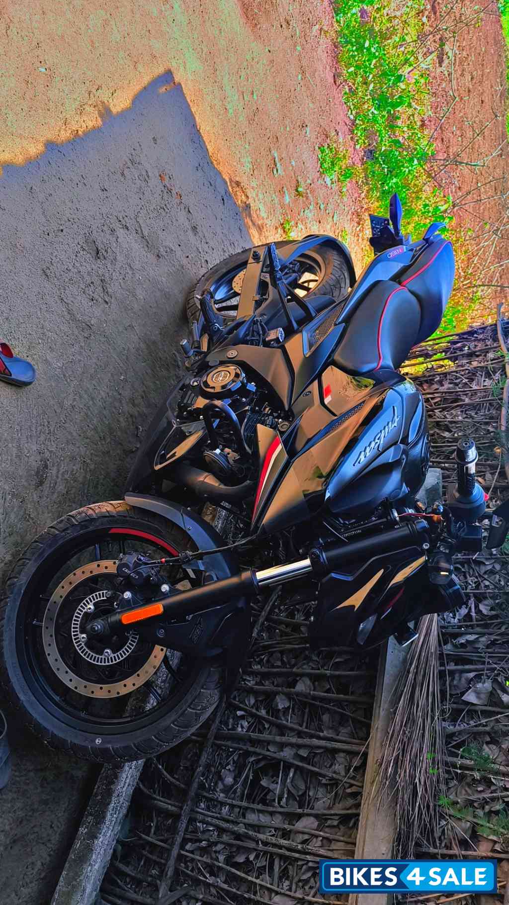 Black Bajaj Pulsar N160
