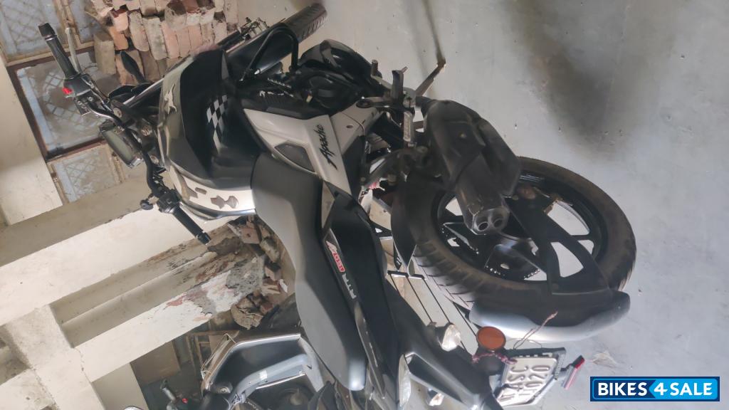 Black TVS Apache RTR 160 4V Black TVS Apache RTR 160 4V