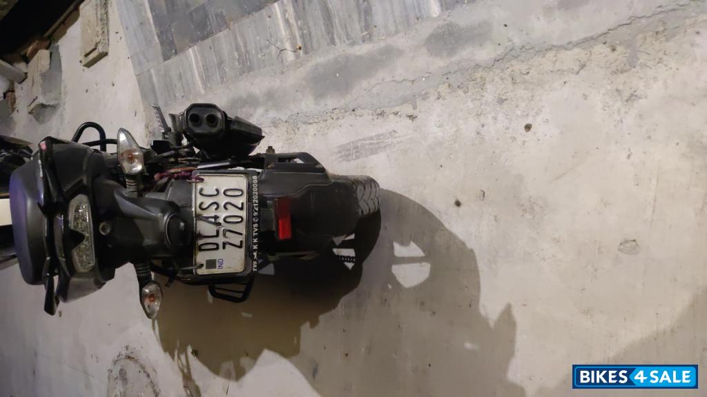 Black TVS Apache RTR 160 4V Black TVS Apache RTR 160 4V