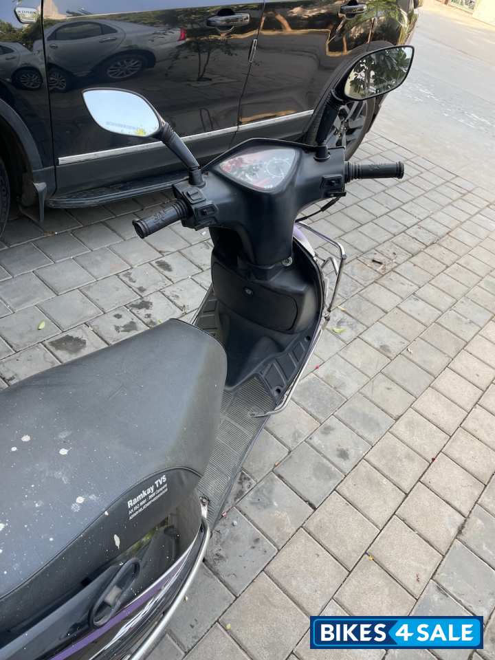 Black, Violet TVS Scooty Streak