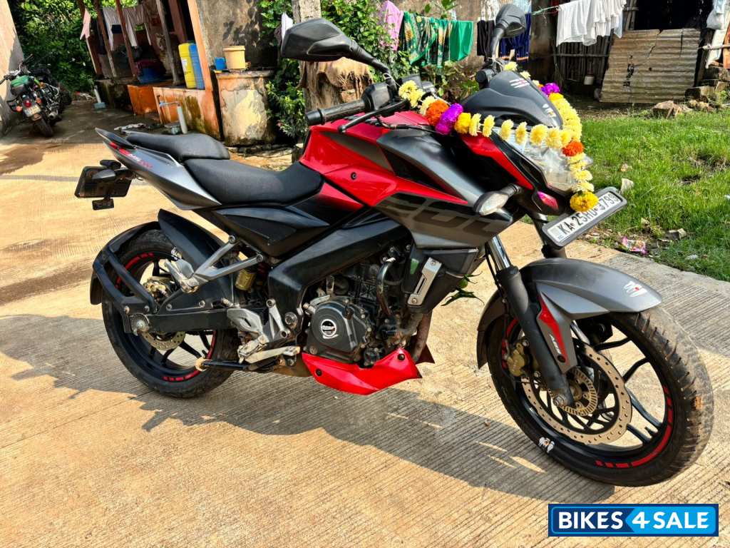 Bajaj Pulsar 200 NS