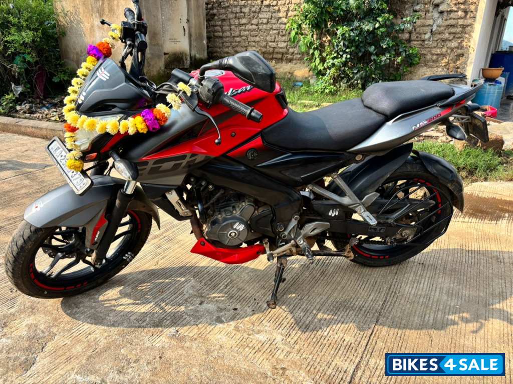 Bajaj Pulsar 200 NS