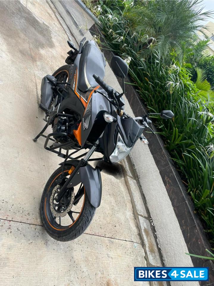 Honda CB Hornet 160R