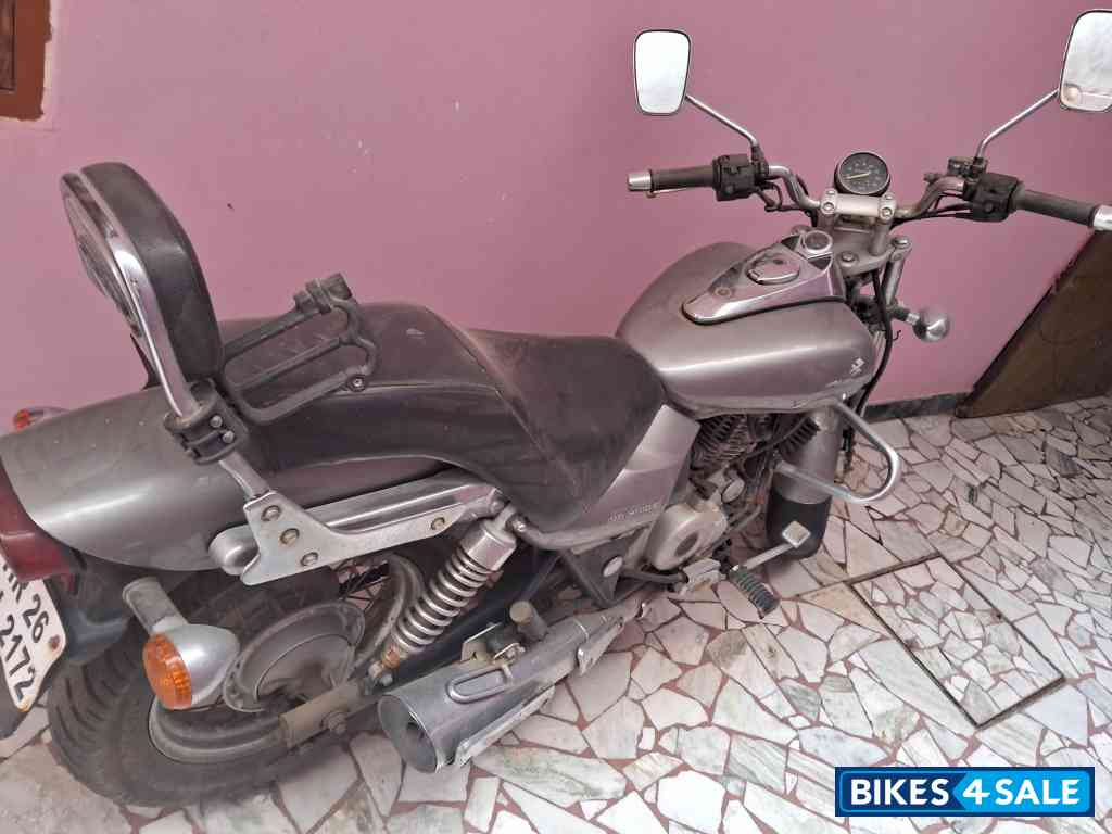 Grey Bajaj Avenger Cruise 220