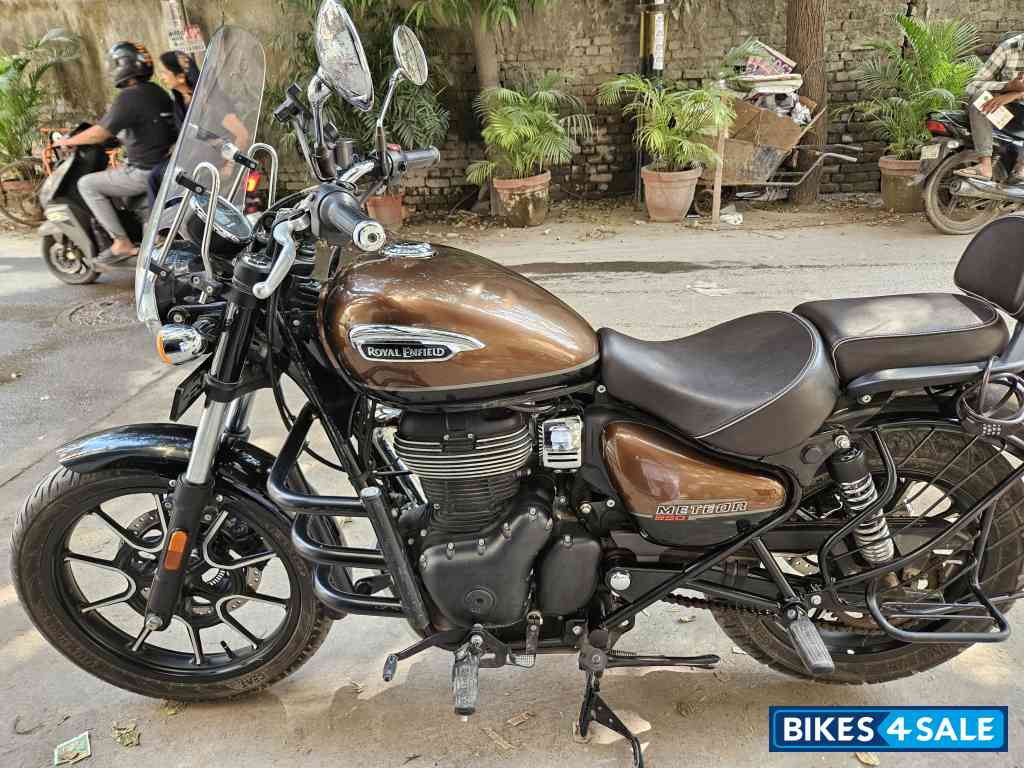 Brown Royal Enfield Meteor 350 Supernova