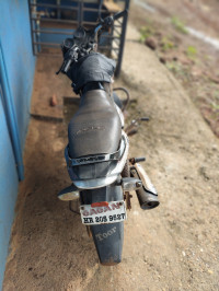 Black Bajaj Discover 100 DTS-Si