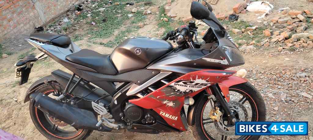 Yamaha YZF R15 V2