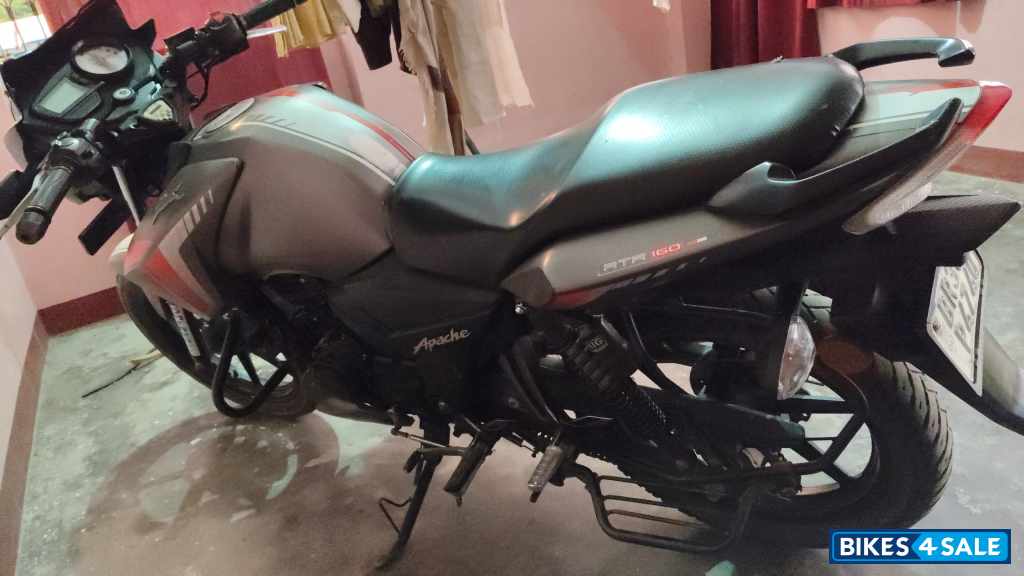 Gray TVS Apache RTR 160 2020