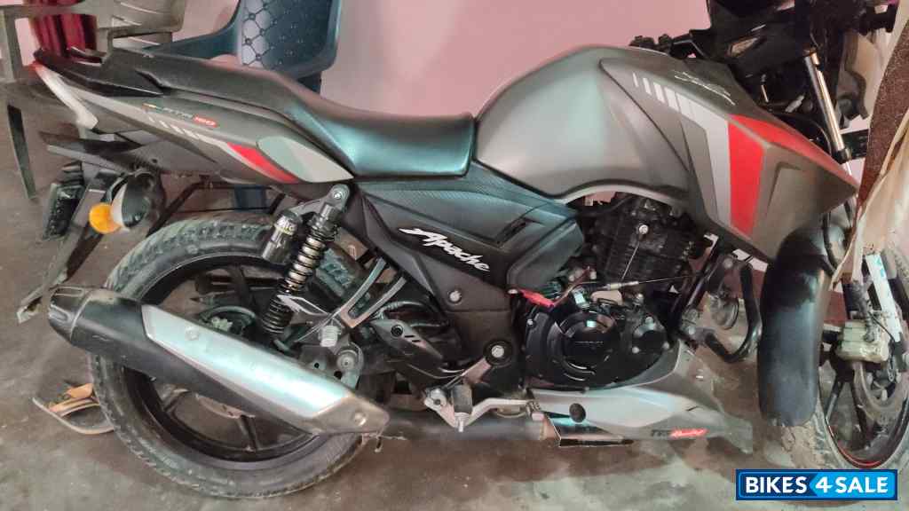 Gray TVS Apache RTR 160 2020
