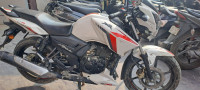 White TVS Apache RTR 160
