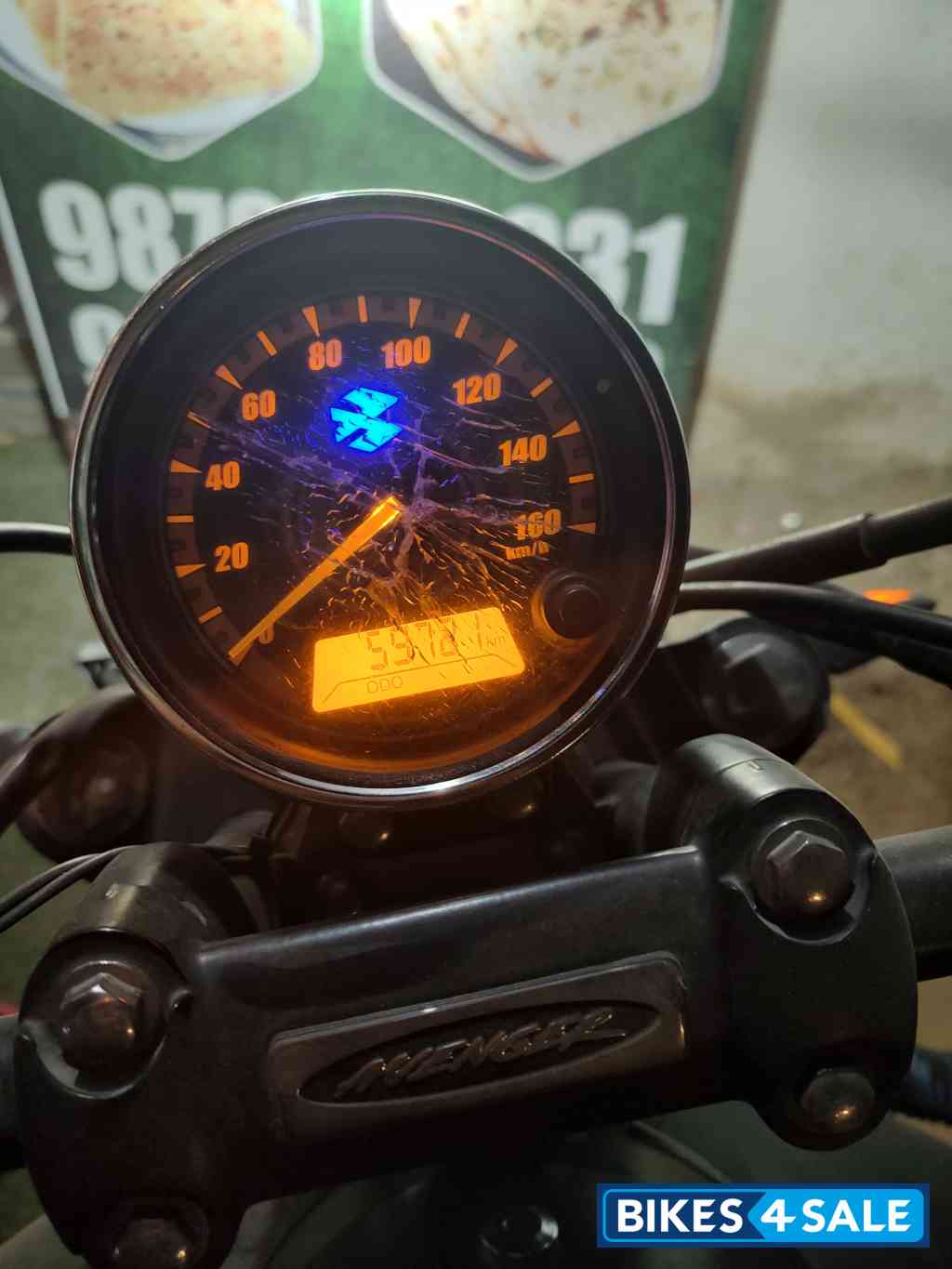 Met Black Bajaj Avenger 220 DTS-i