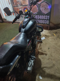 Met Black Bajaj Avenger 220 DTS-i