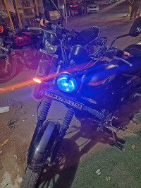 Met Black Bajaj Avenger 220 DTS-i
