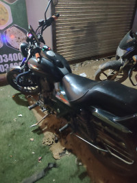 Met Black Bajaj Avenger 220 DTS-i