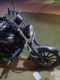 Met Black Bajaj Avenger 220 DTS-i
