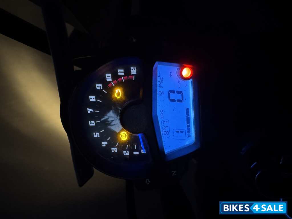 Flaming Orange Kawasaki Vulcan S 650