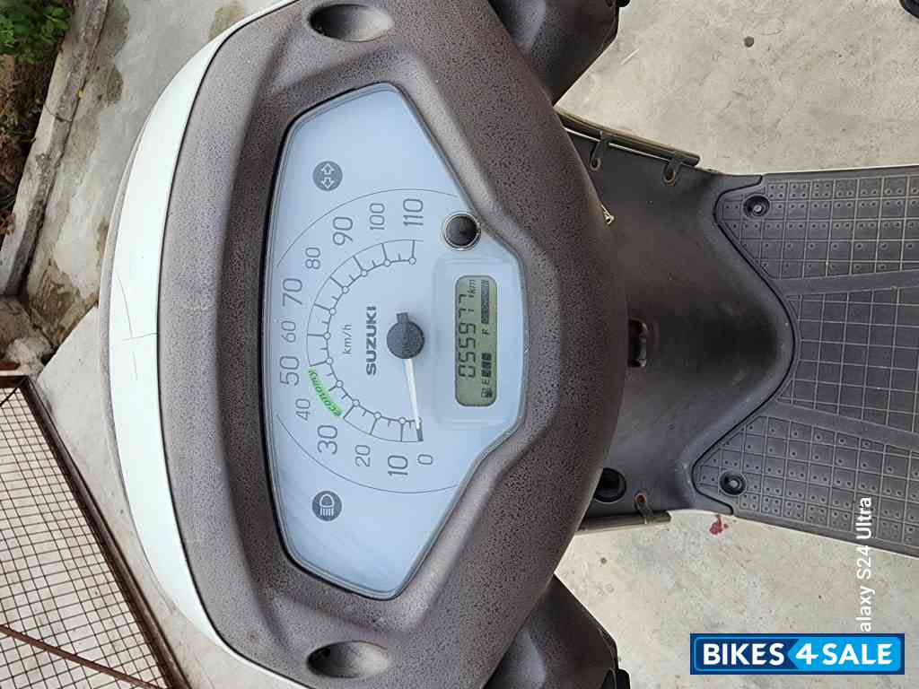 White Suzuki Access 125 Special Edition