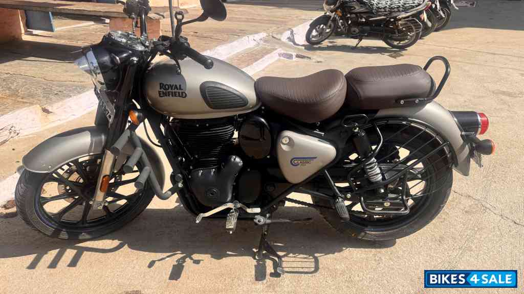 Royal Enfield Classic 350 Royal Enfield Classic 350
