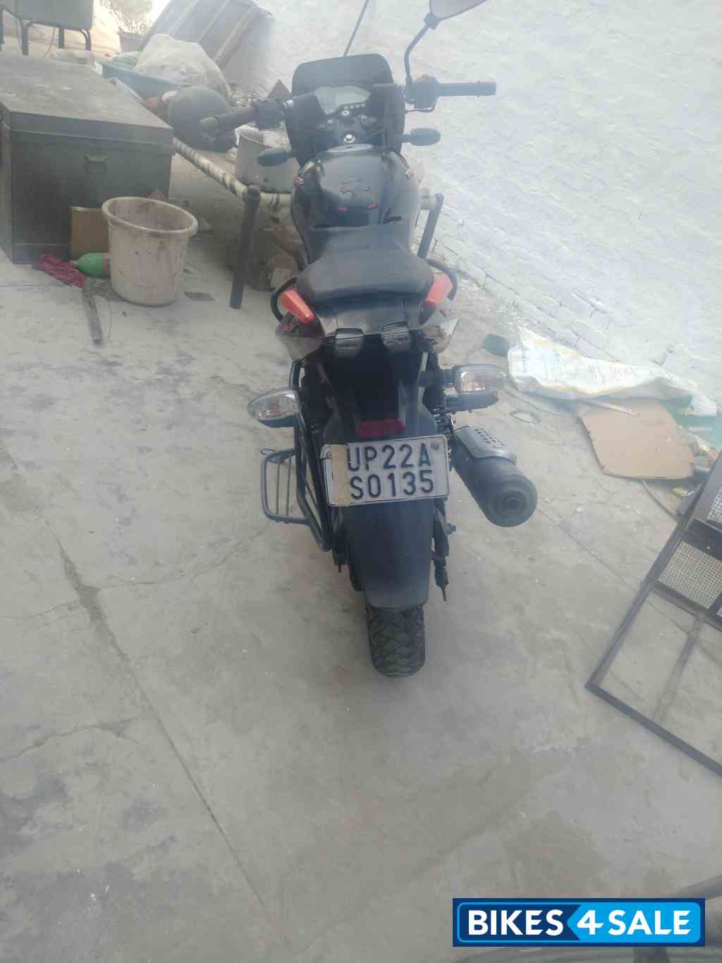 Orange Black Bajaj Pulsar 125 Split Seat Orange Black Bajaj Pulsar 125 Split Seat