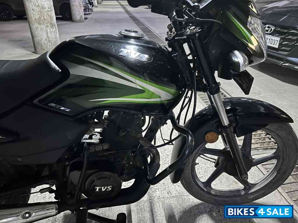 Black Green TVS Sport BS6 Black Green TVS Sport BS6