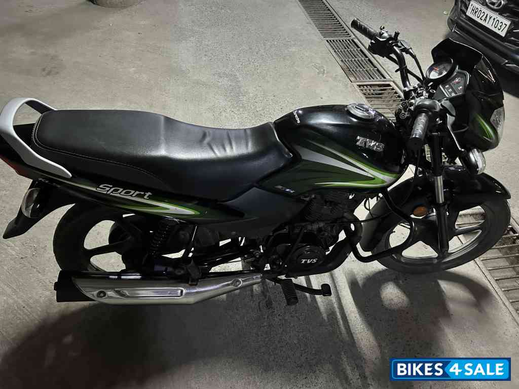 Black Green TVS Sport BS6 Black Green TVS Sport BS6