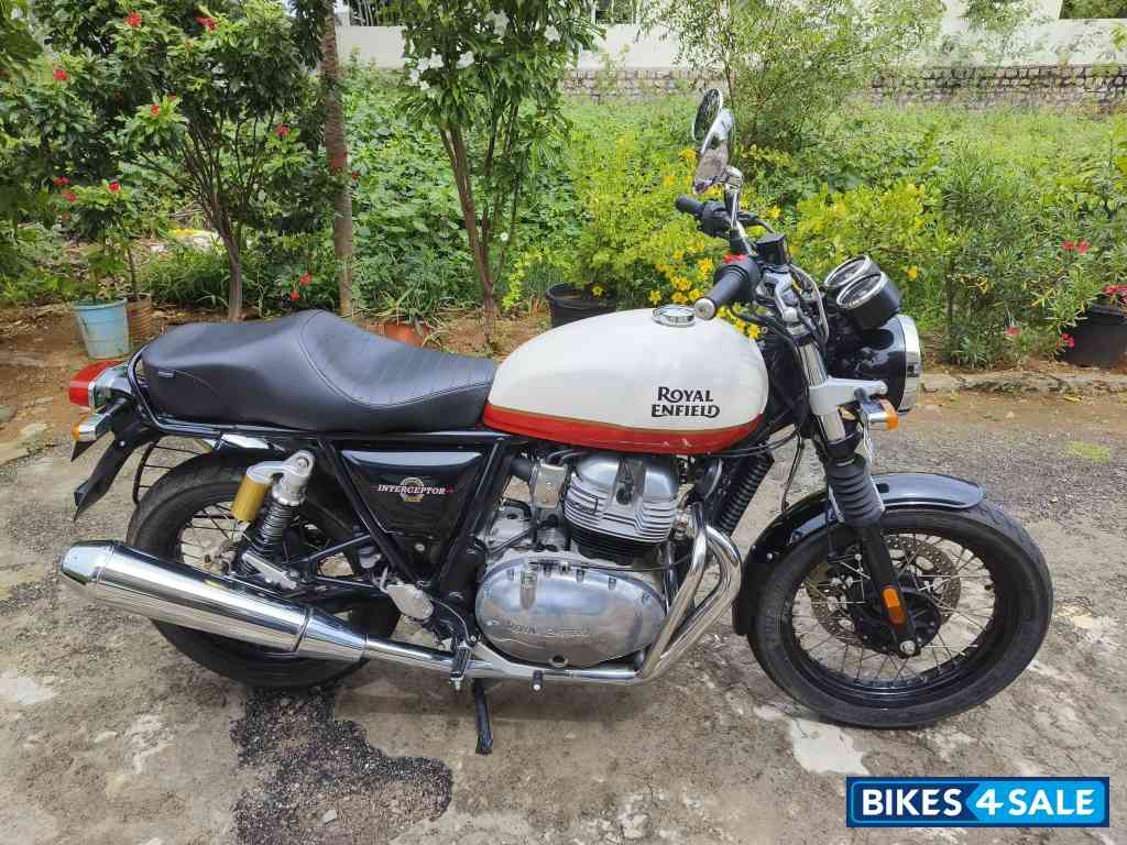 White (baker Express) Royal Enfield Interceptor 650 Twin