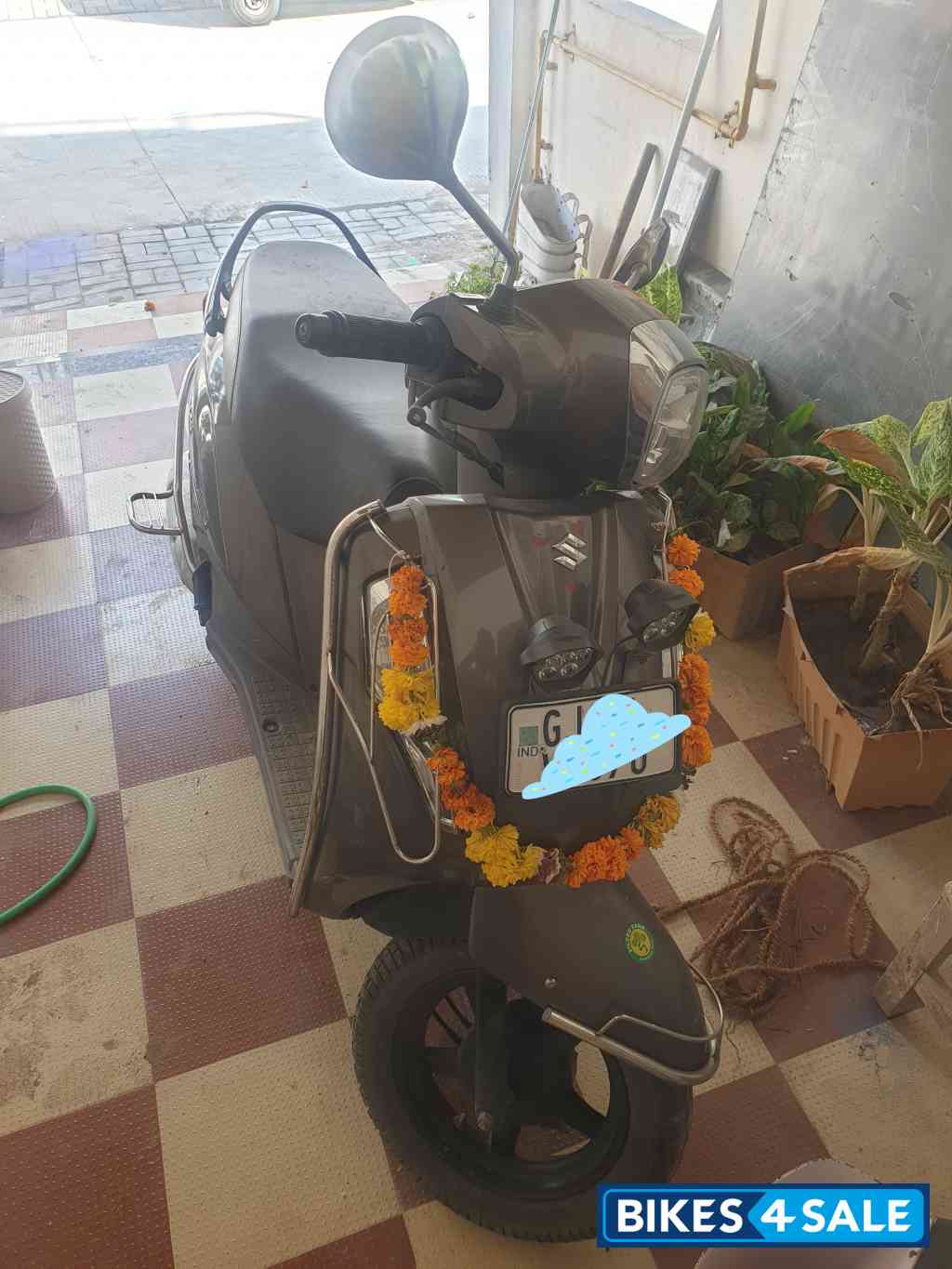 Grey Suzuki Access 125 Ride Connect Edition Grey Suzuki Access 125 Ride Connect Edition