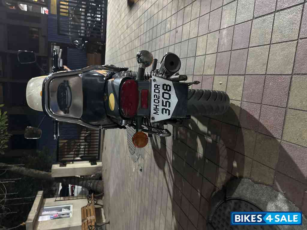 M Green Bajaj Avenger 220 DTS-i