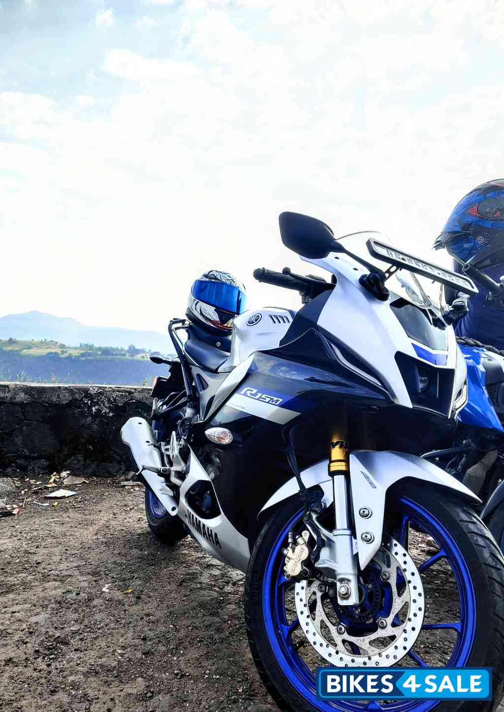 Yamaha R15M