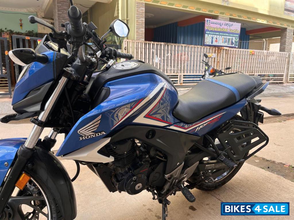 Honda CB Hornet 160R