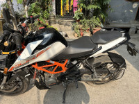White And Orange KTM Duke 125