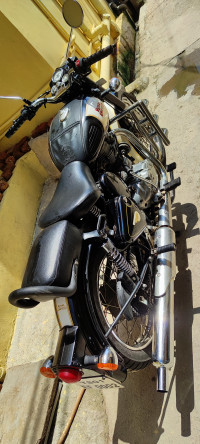 Black Royal Enfield Classic 500