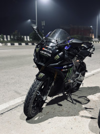 Yamaha R15M Monster Energy MotoGP Edition