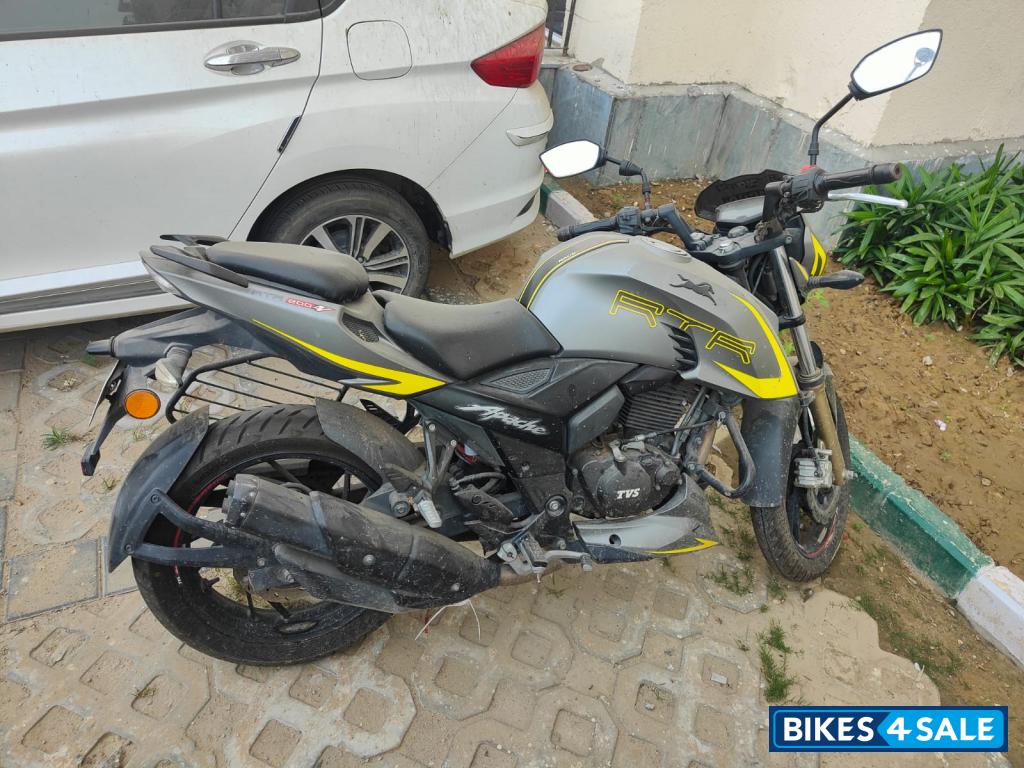 TVS Apache RTR 200 4V Race Edition 2.0