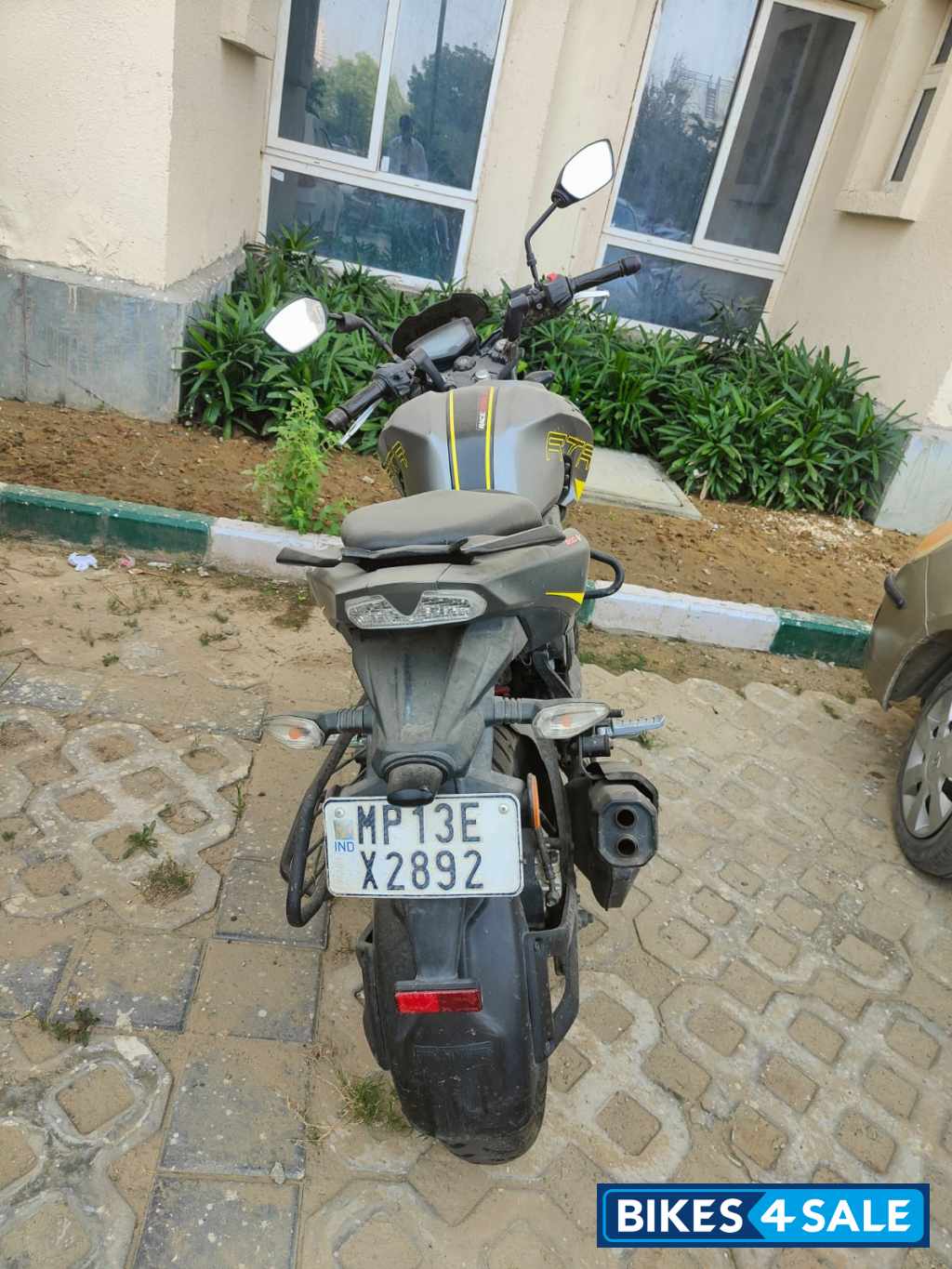 TVS Apache RTR 200 4V Race Edition 2.0