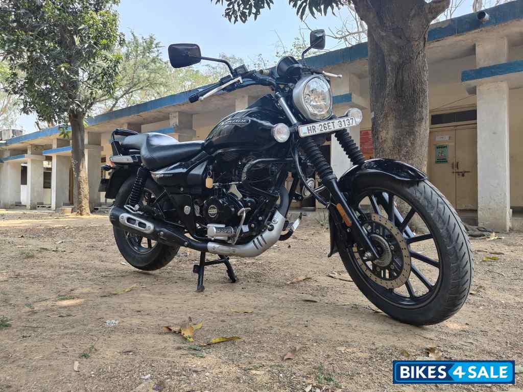 Black Bajaj Avenger Street 160 BS6