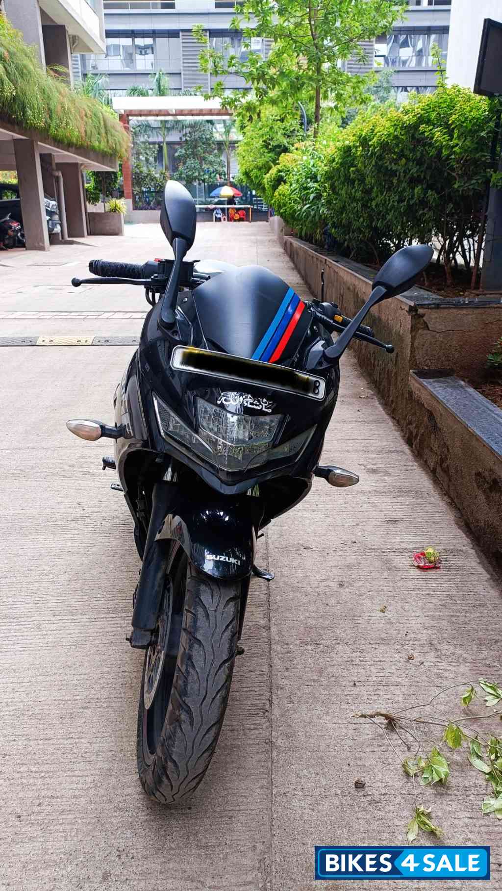 Black Suzuki Gixxer SF BS6